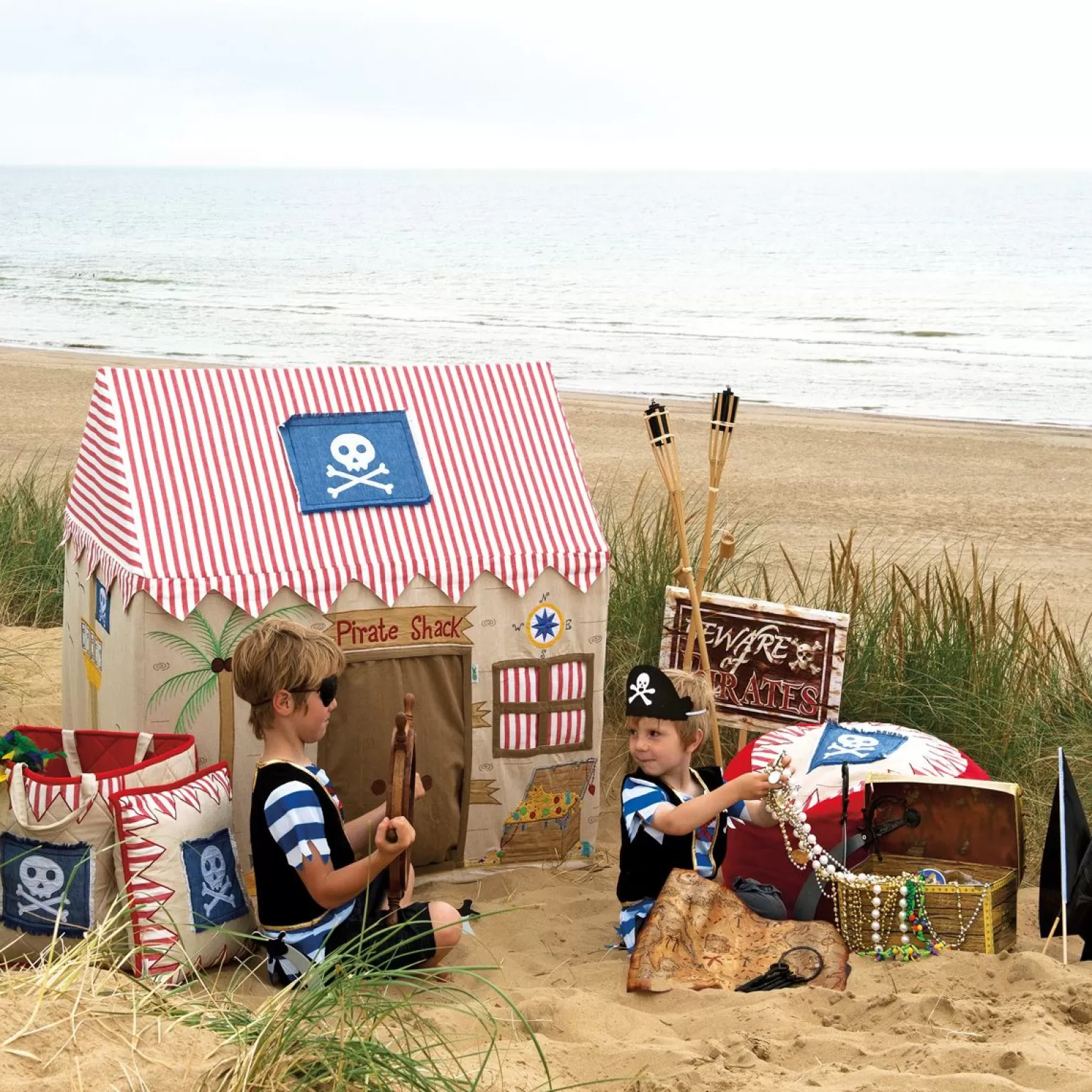 Rachel Riley Pirate Shack Playhouse | Playhouses & Teepees